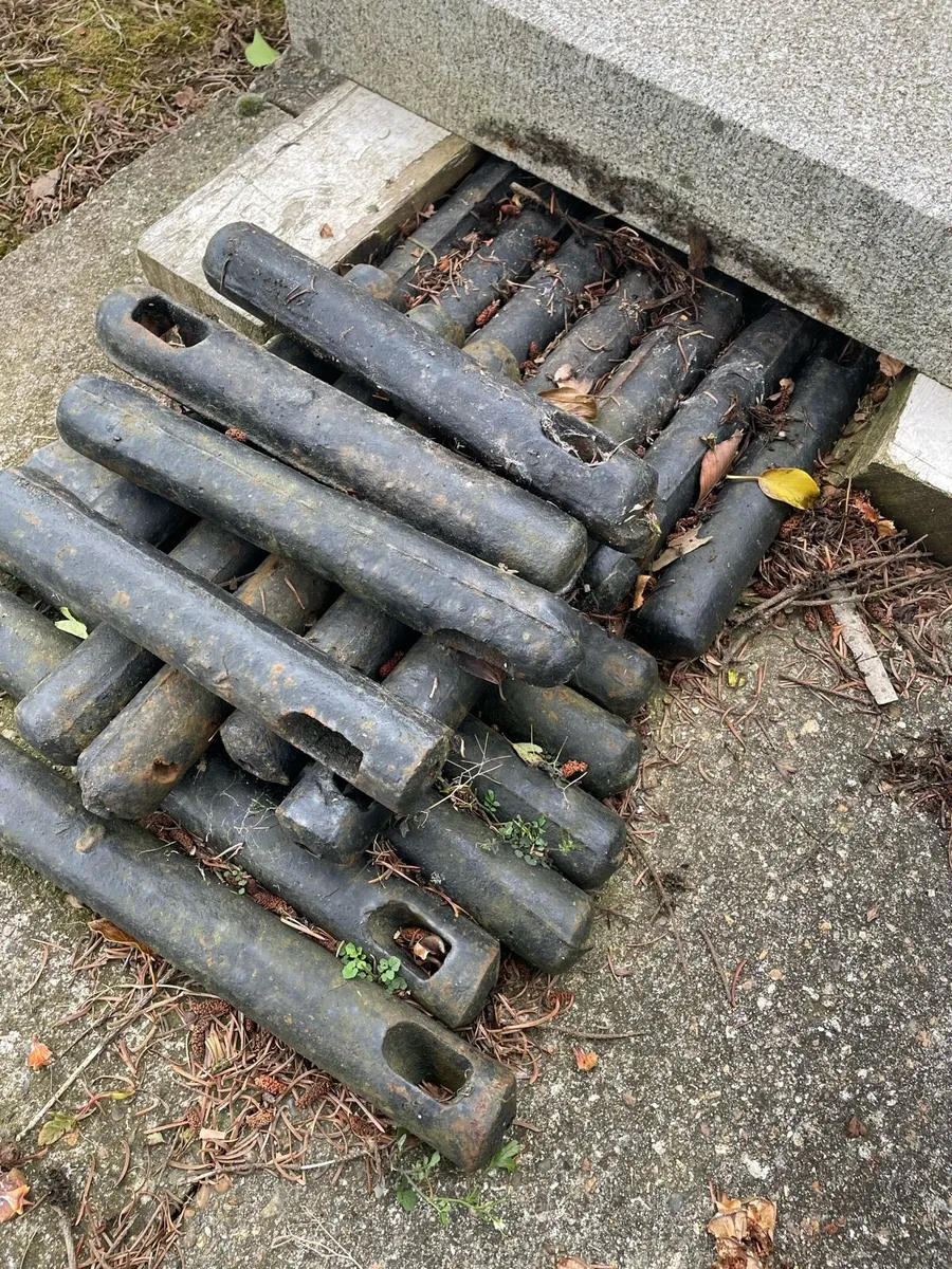 Sash weights - Image 1