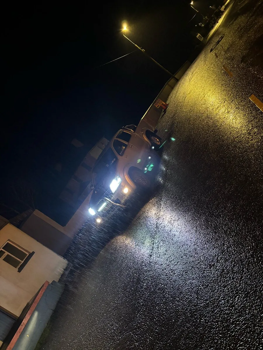 2014 Toyota Hilux - Image 4