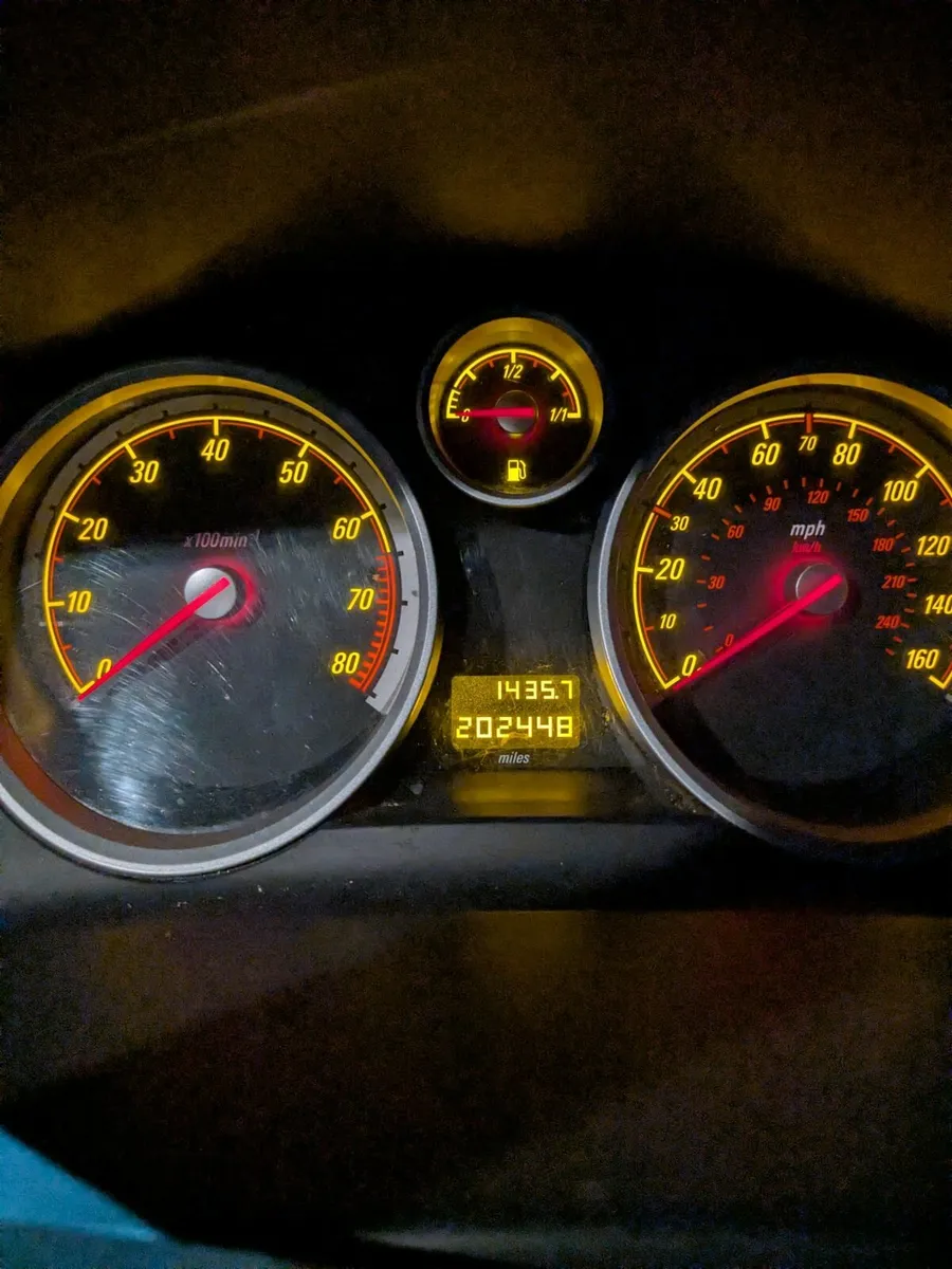 Vauxhall Astra SRI 2011 NCT 08/26 - Image 4