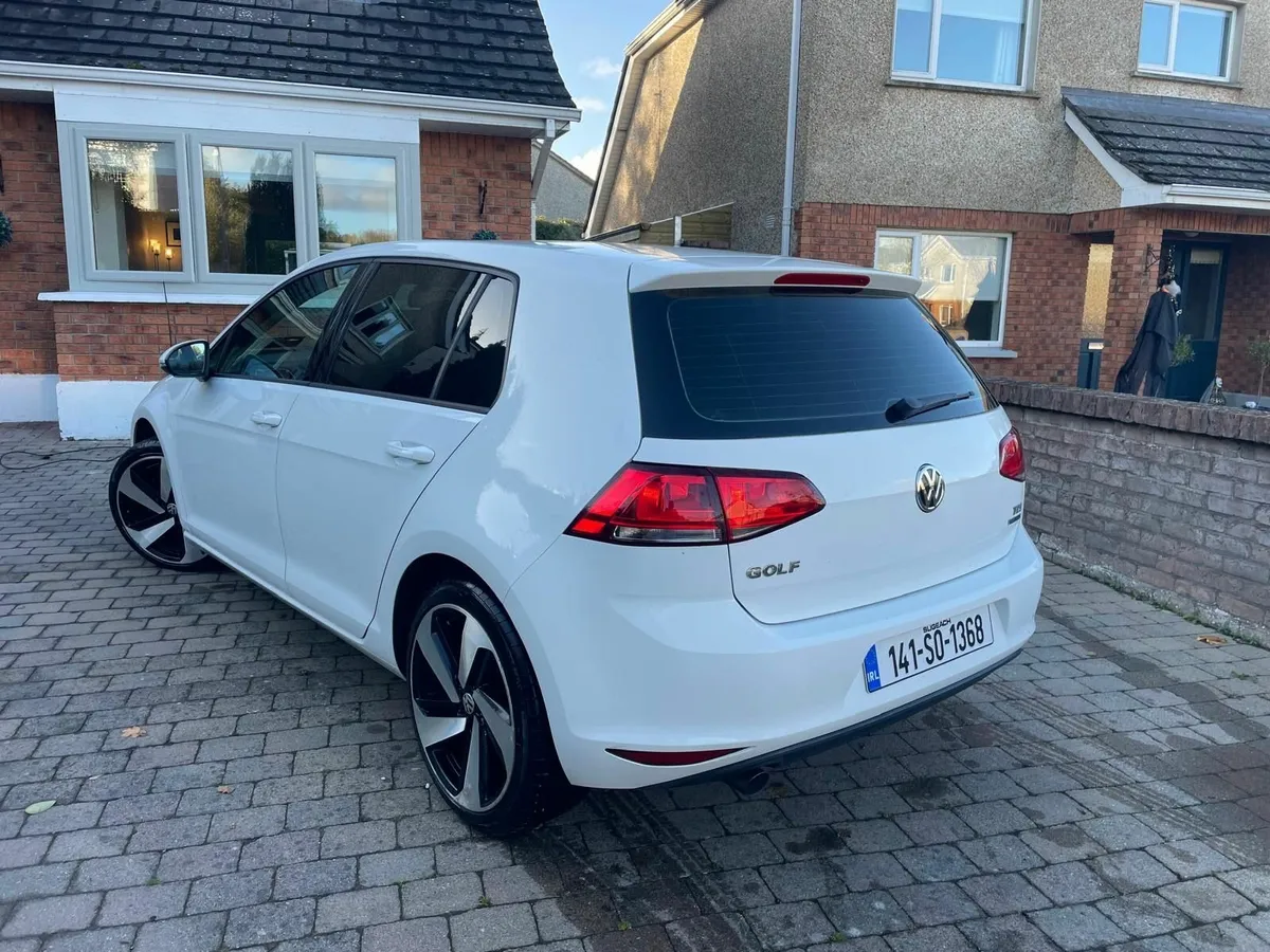 Volkswagen Golf 2014 1.6L - Image 2