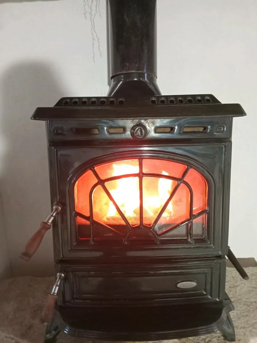 Stove - Image 1