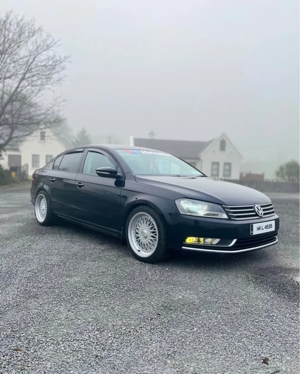 Volkswagen Passat 2014 - Image 1
