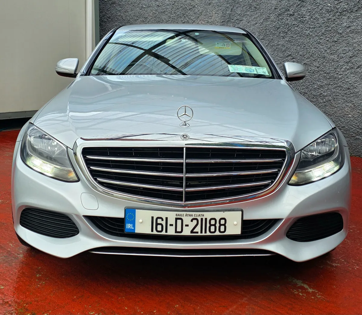 2016 Mercedes-Benz C-Class Exclusive Automatic - Image 2