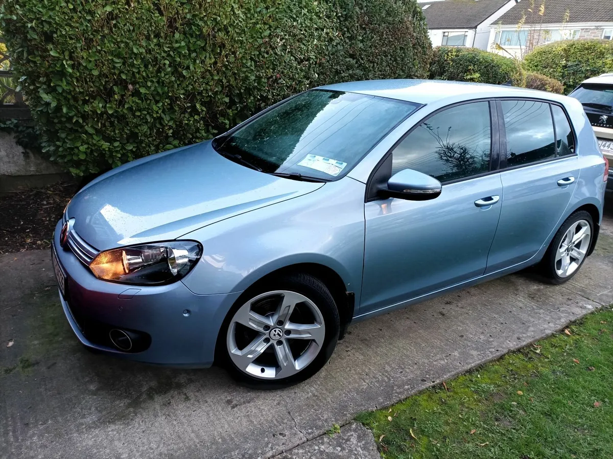 Volkswagen Golf 2010 - Image 2