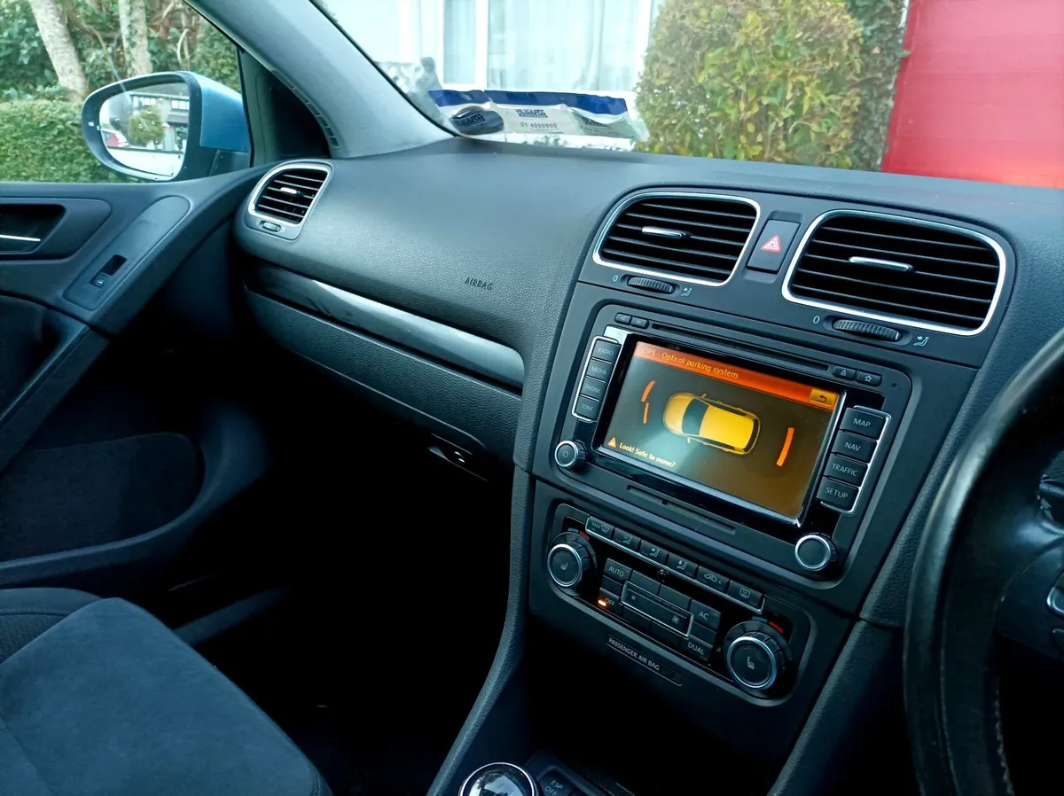 Volkswagen Golf 2010 - Image 4