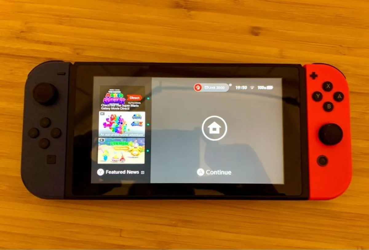 Nintendo Switch, 6 games and accessories - Image 2