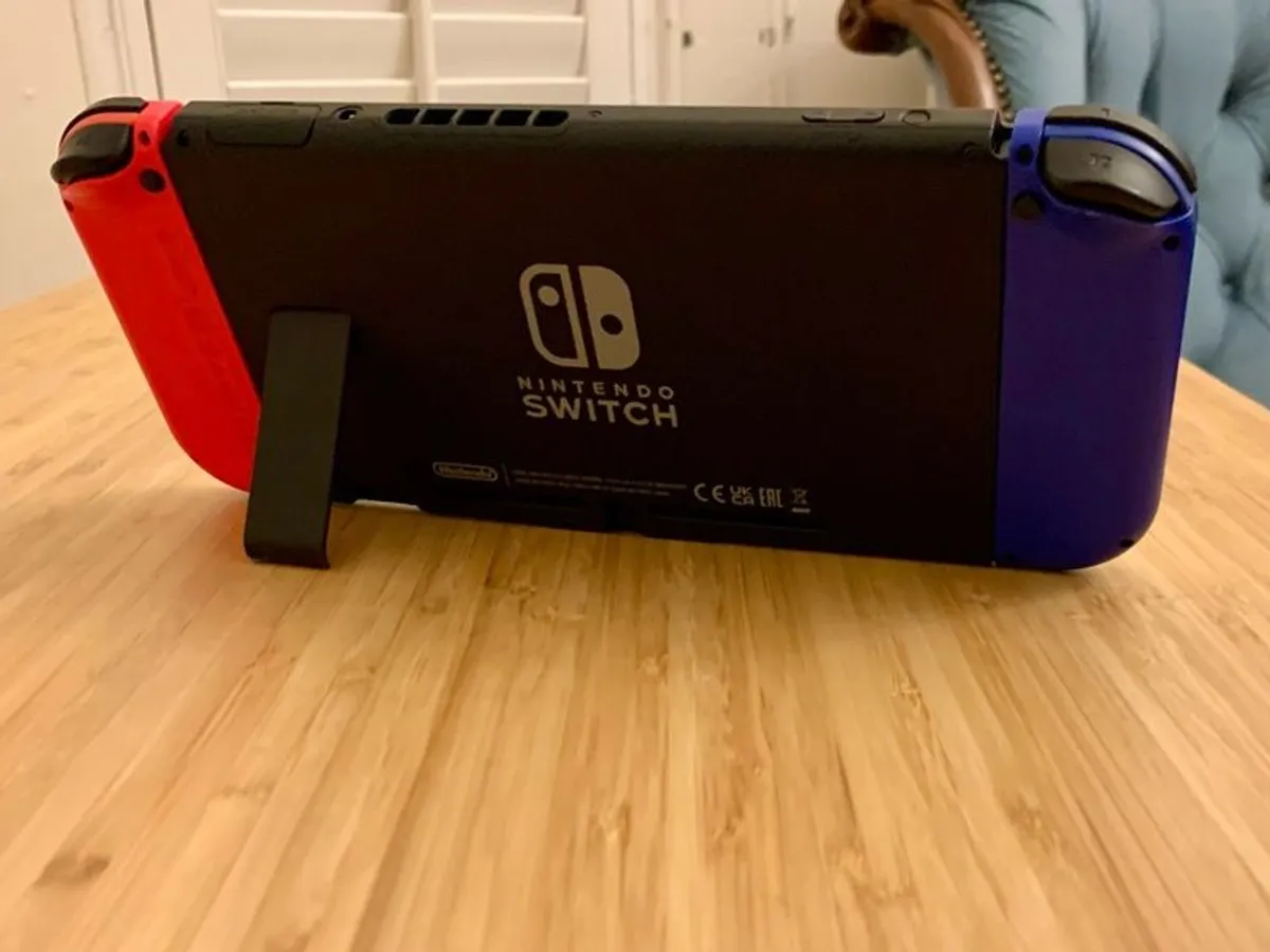 Nintendo Switch, 6 games and accessories - Image 3