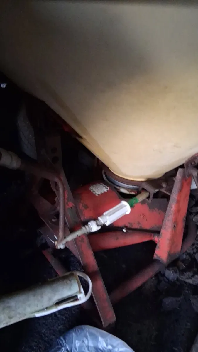 2 vicon sowers - Image 2