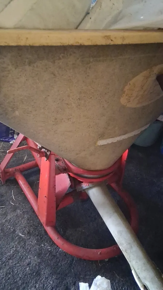 2 vicon sowers - Image 3