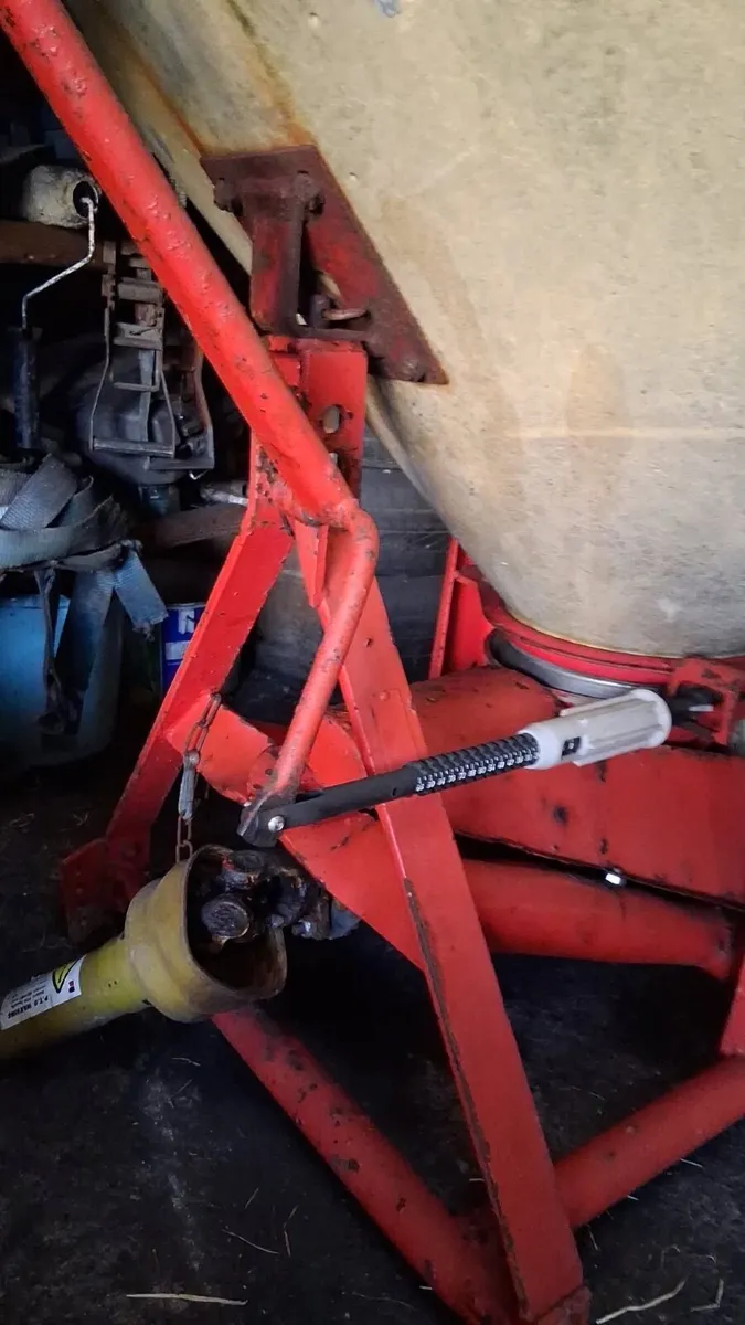 2 vicon sowers - Image 4