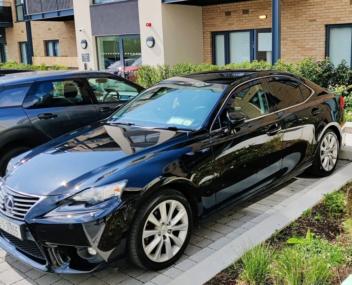 *Lexus IS300h Executive * - Image 1