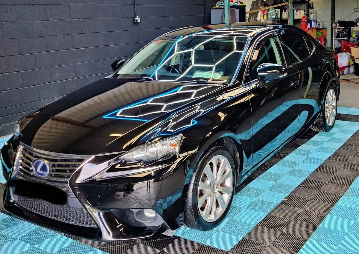 *Lexus IS300h Executive * - Image 2