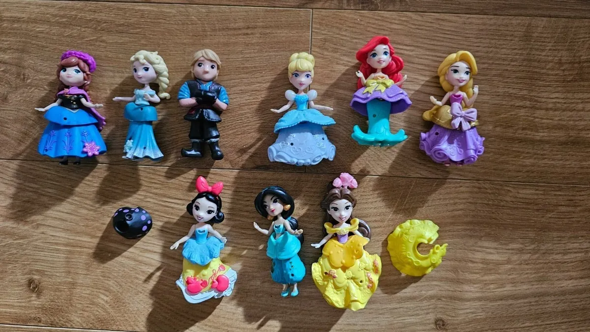 Minature  Disney dolls - Image 1