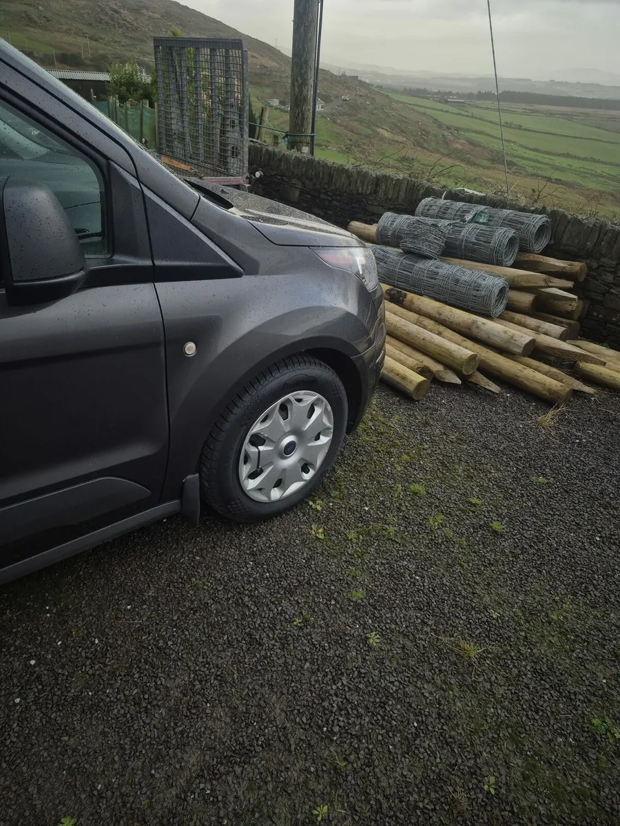 Ford Transit Connect - Image 2