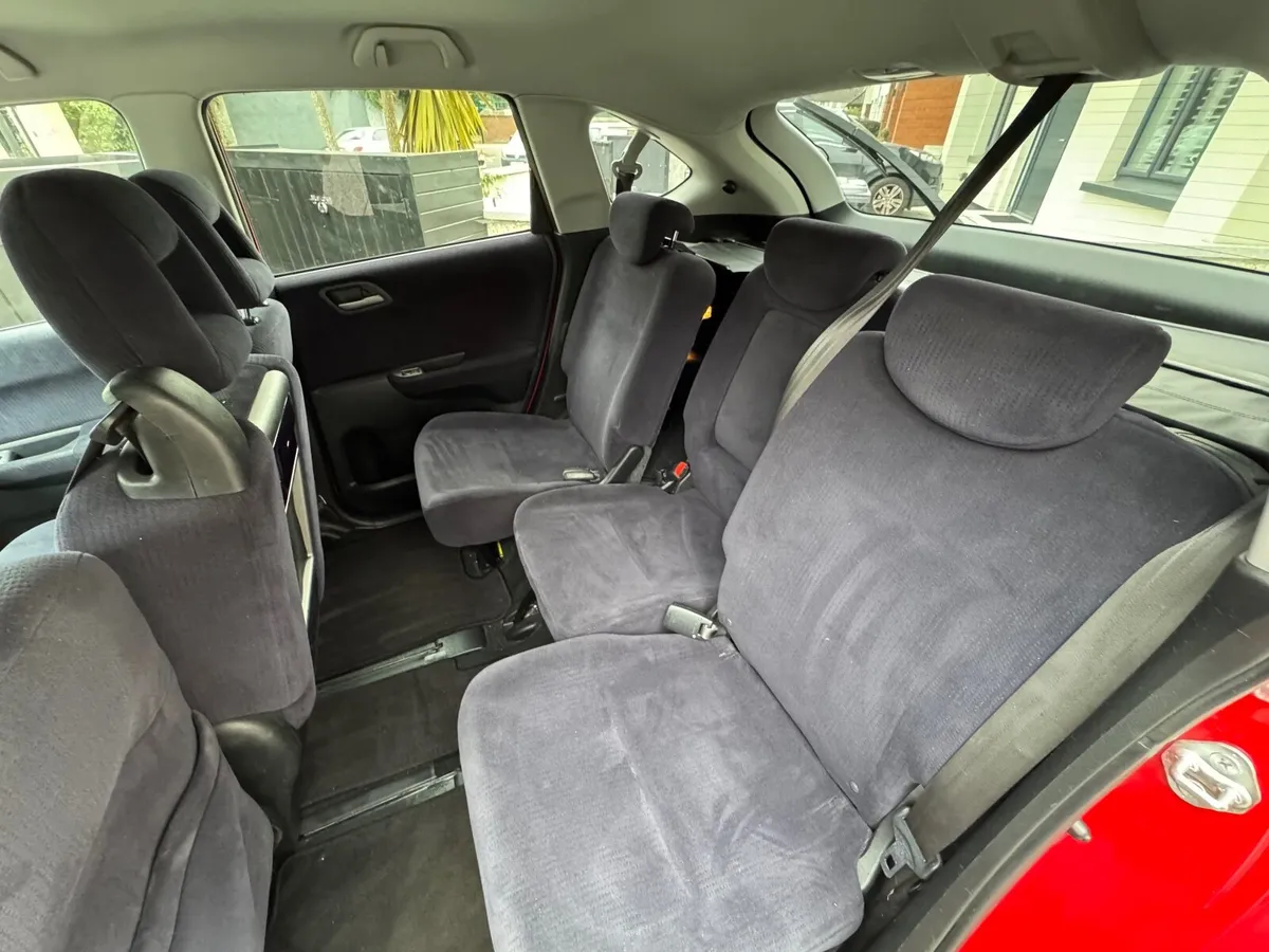 Honda FR-V 2009 - Image 2