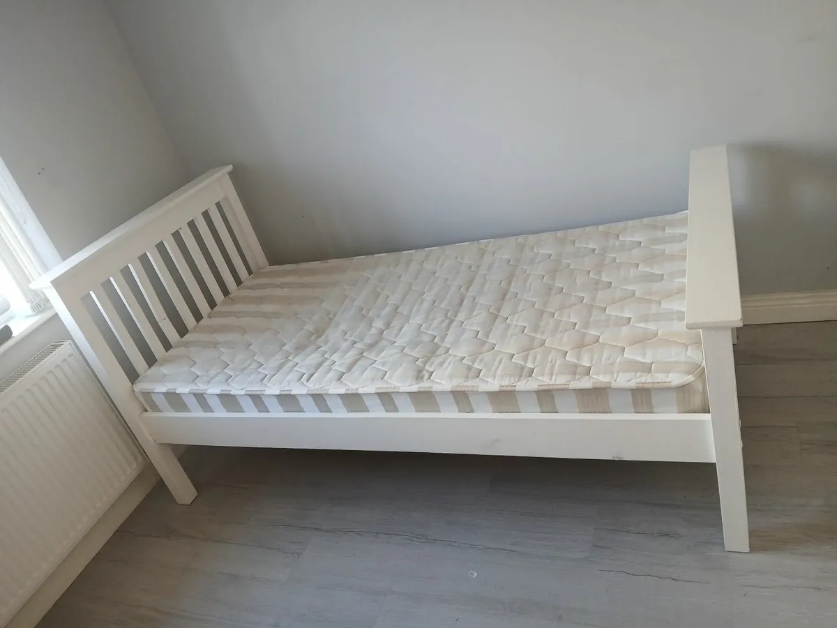 2 single Beds - Image 2