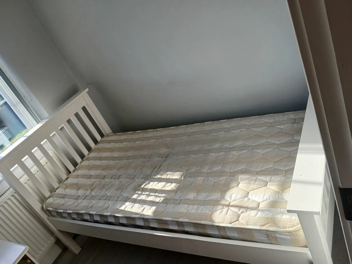 2 single Beds - Image 3