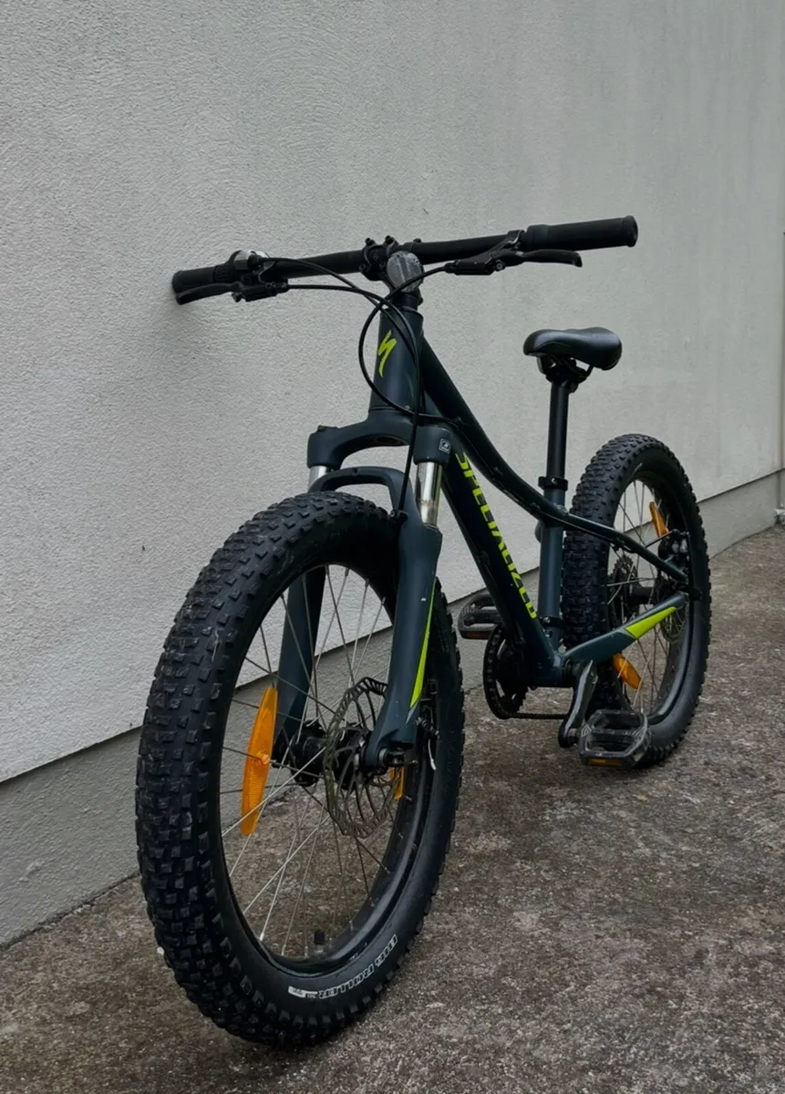 Specialized  Riprock Kids Bike - Image 2