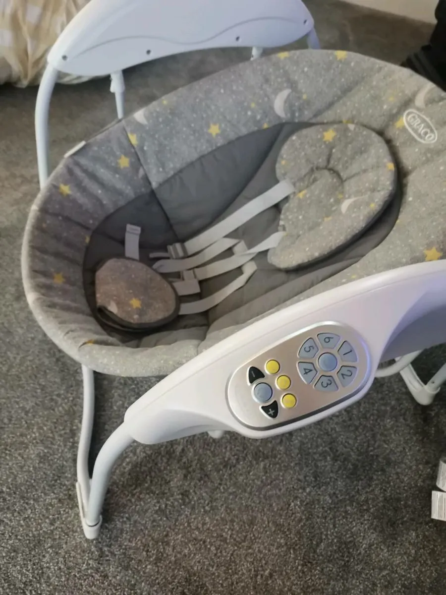 Graco Swing chair - Image 4