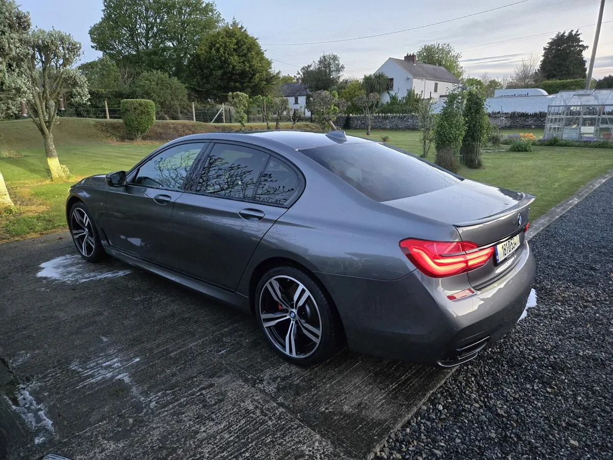 BMW 7 series - Image 4