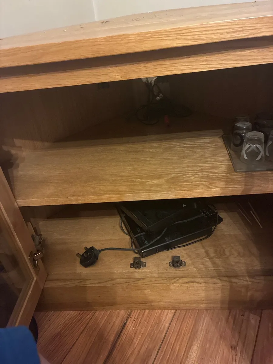 I wooden TV stand - Image 2