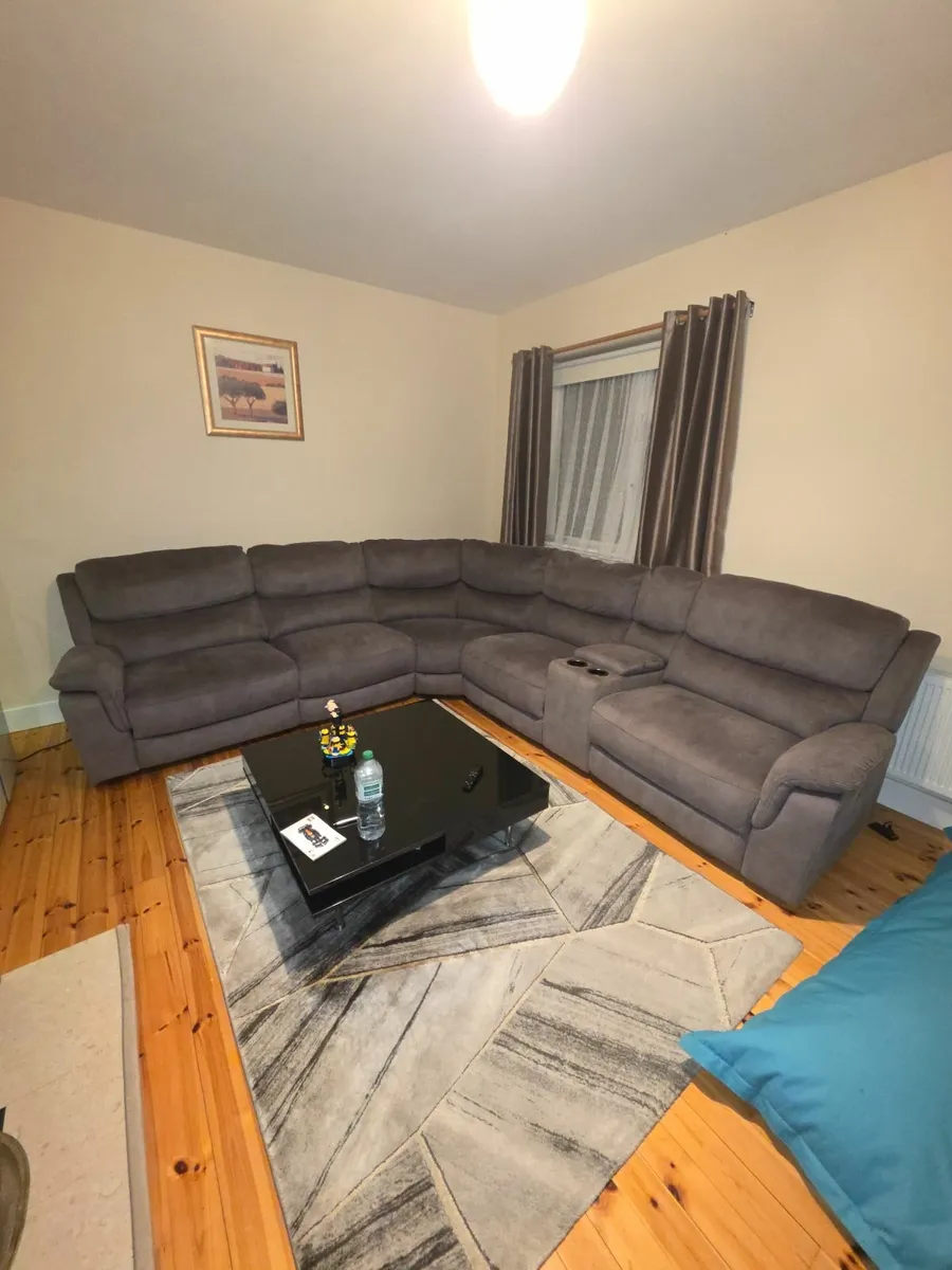 Betsy harvey norman corner electric recliner - Image 1