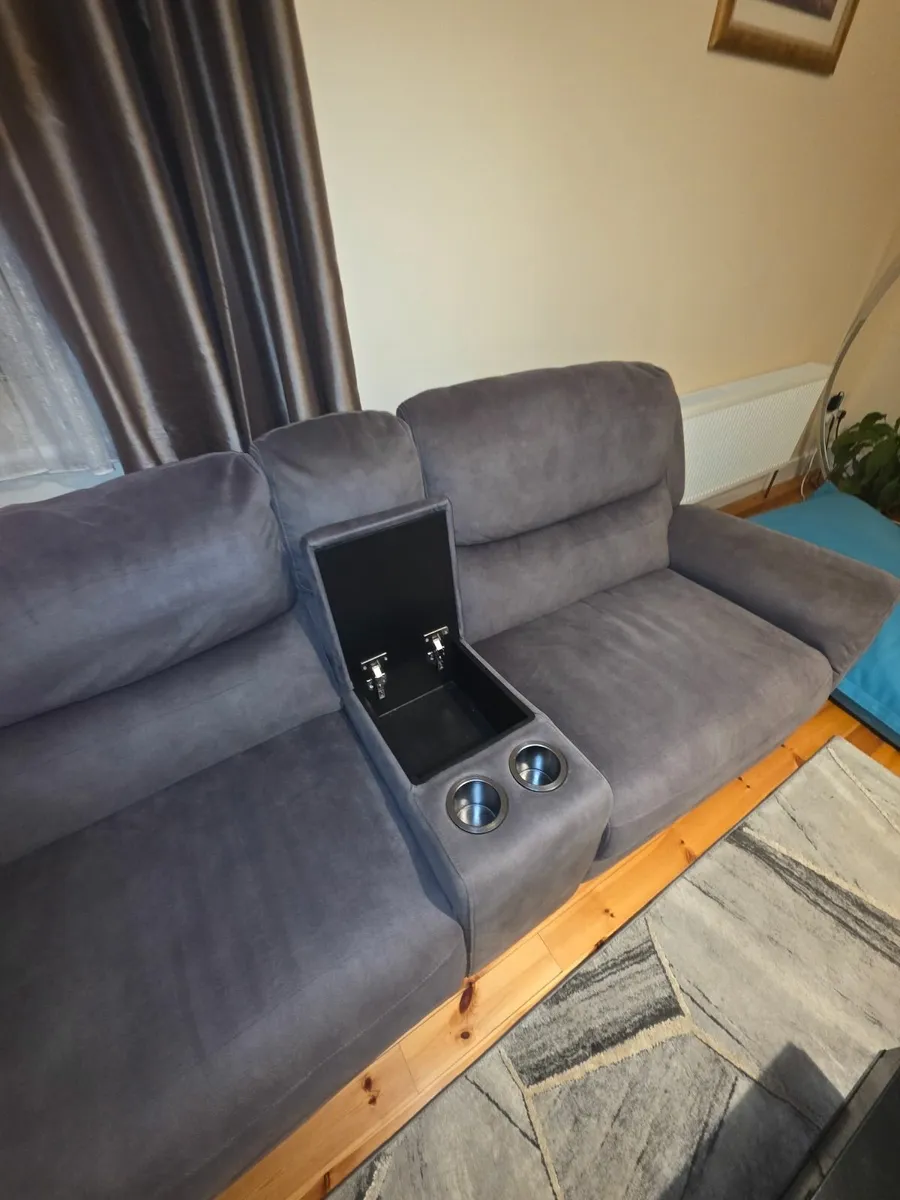 Betsy harvey norman corner electric recliner - Image 2