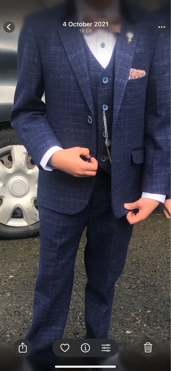 2 boys communion suits worn once - Image 3