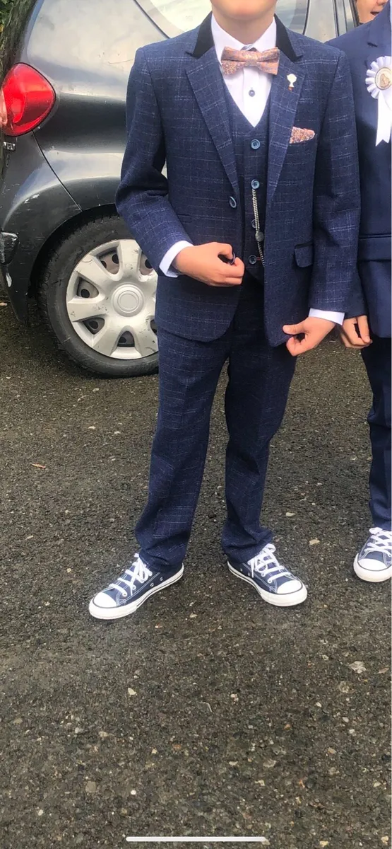 2 boys communion suits worn once - Image 4