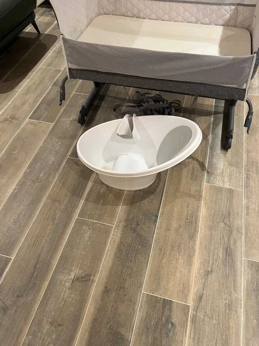 Babylo “Next to me”,  Shnuggle Bath and jug - Image 2