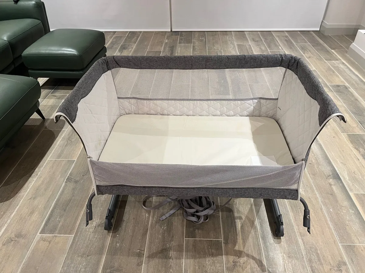 Babylo “Next to me”,  Shnuggle Bath and jug - Image 4