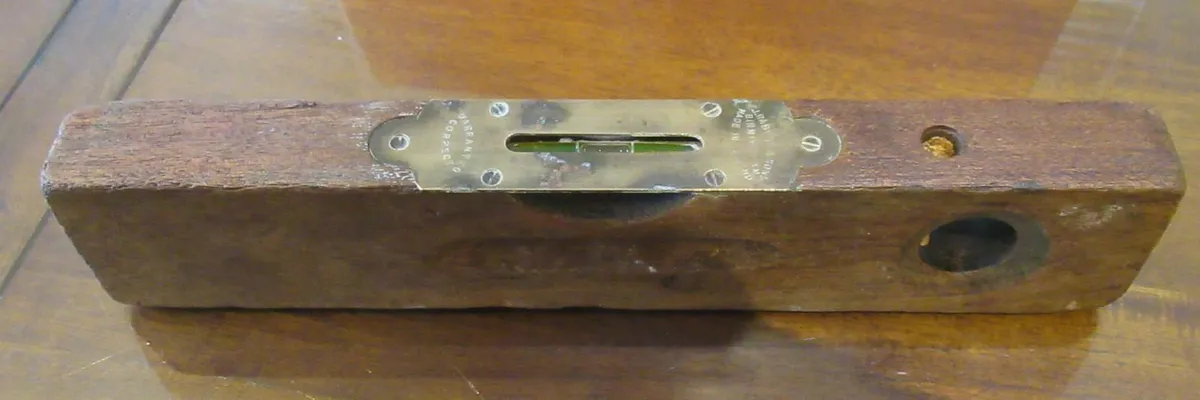 antique vintage LEVEL tools brass cottage pub cave - Image 3