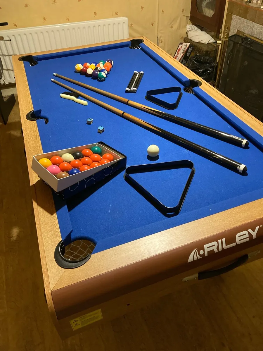 Pool table - Image 2