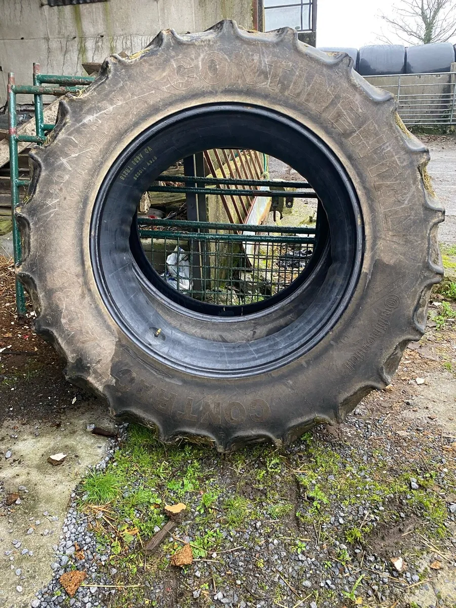 Tractor tyre - Image 1