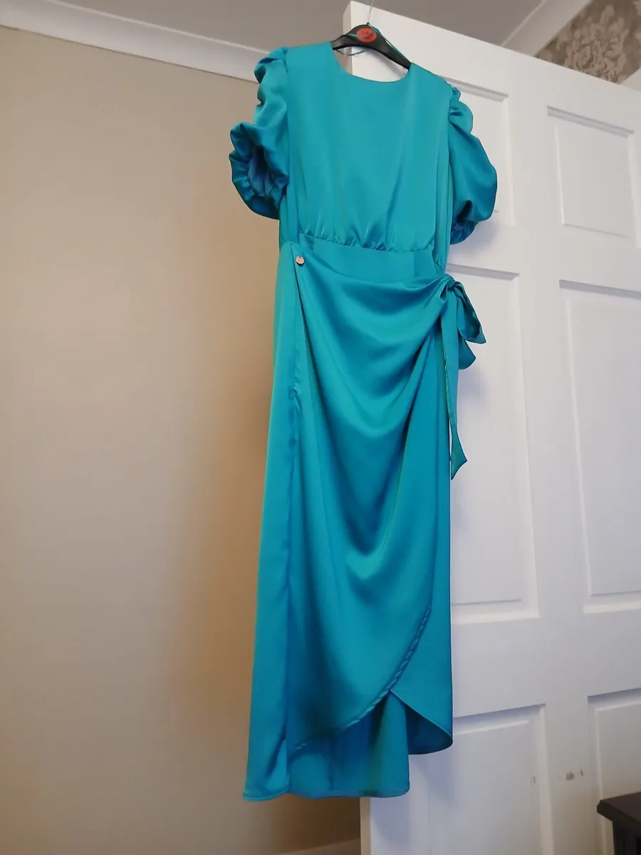 Beautiful Brand  New green dress! - Image 4