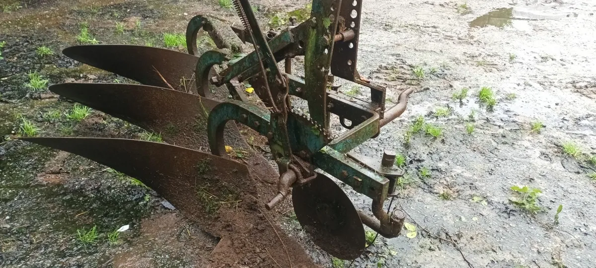 3 furrow plough - Image 1