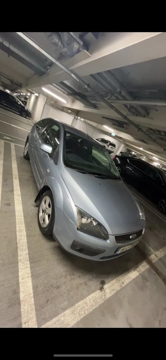Ford Focus Zetec 1.6 Automatic - Image 3