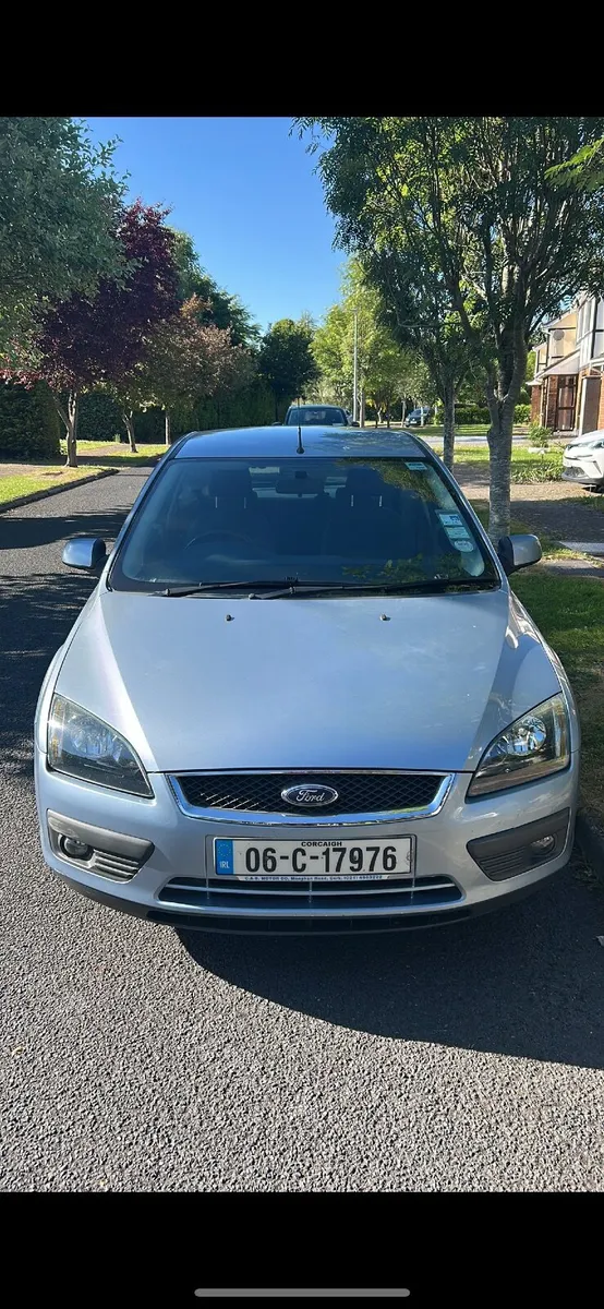 Ford Focus Zetec 1.6 Automatic - Image 4