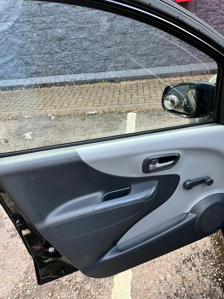 Nissan Pixo 2011 - Image 4