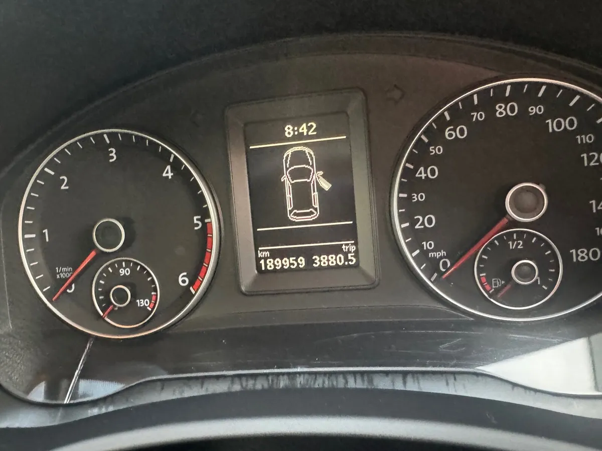 Volkswagen Scirocco 2011 - Image 2