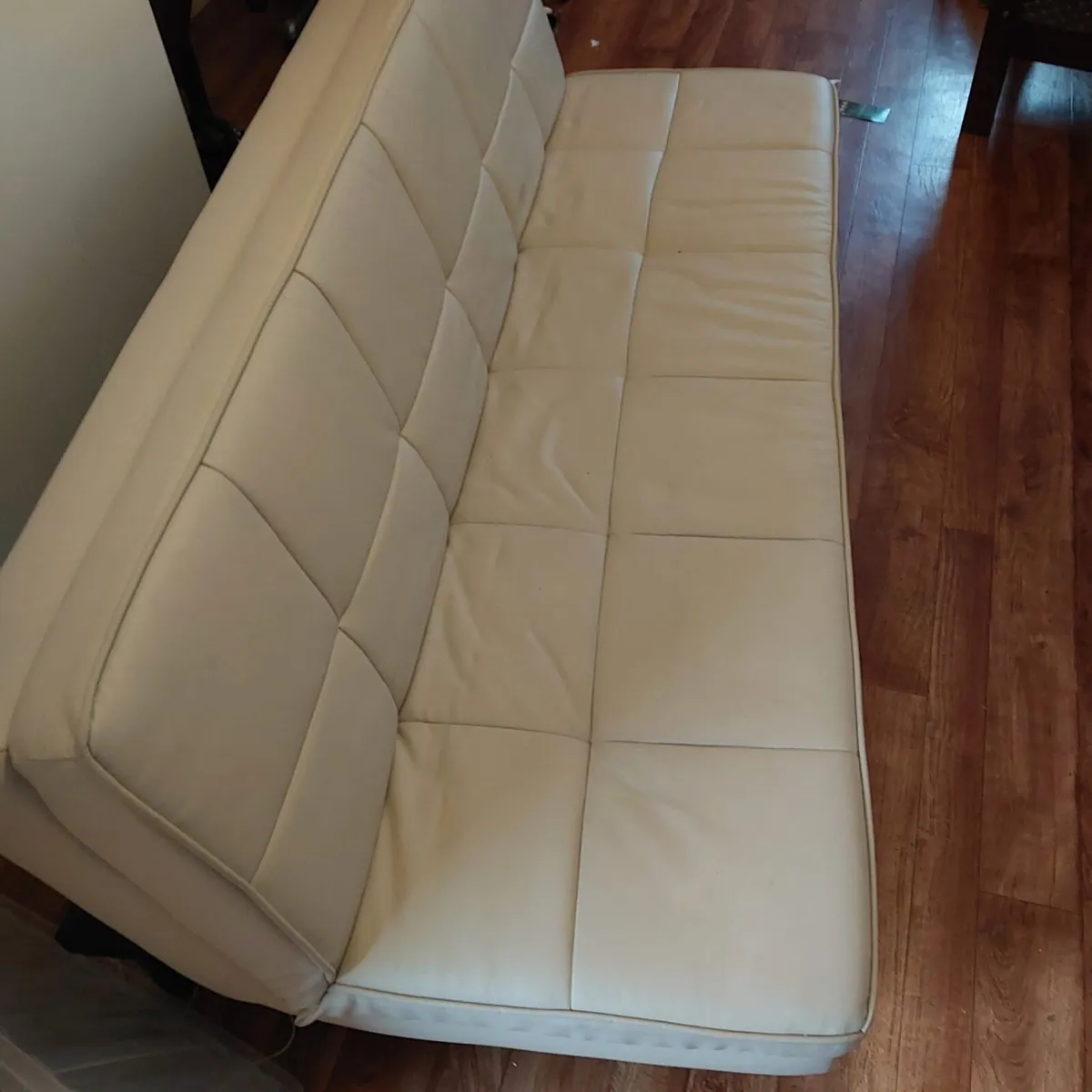Couch/fold out bed - Image 1