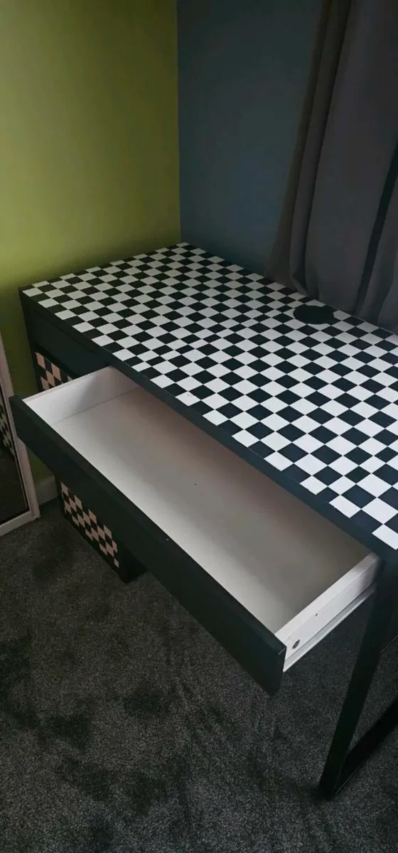 Study desk - Image 3