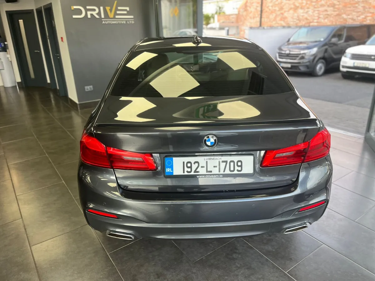 BMW 5-Series 2019 520d M-Sport - Image 4