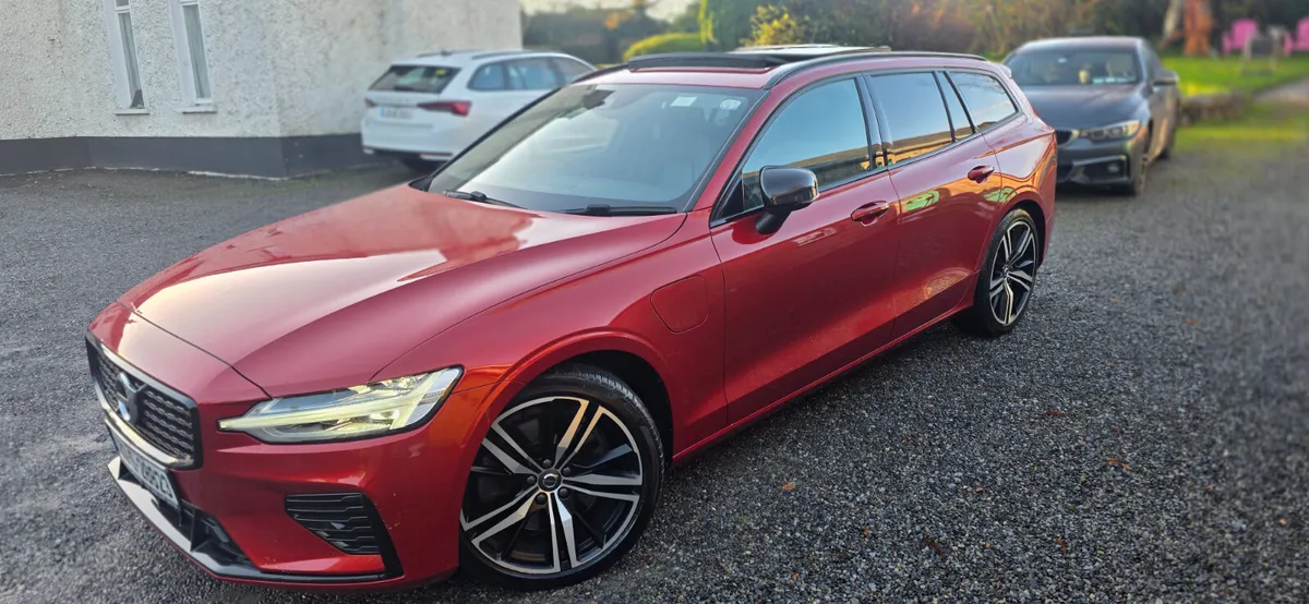Volvo V60 2021 R DESIGN T6 RECHARGE 4WD - Image 3
