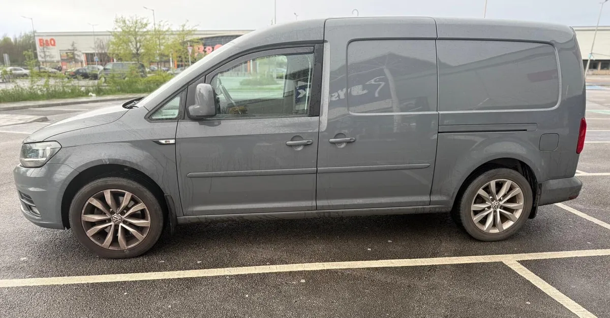 Automatic 6Speed 2020 Volkswagen Caddy - Image 4