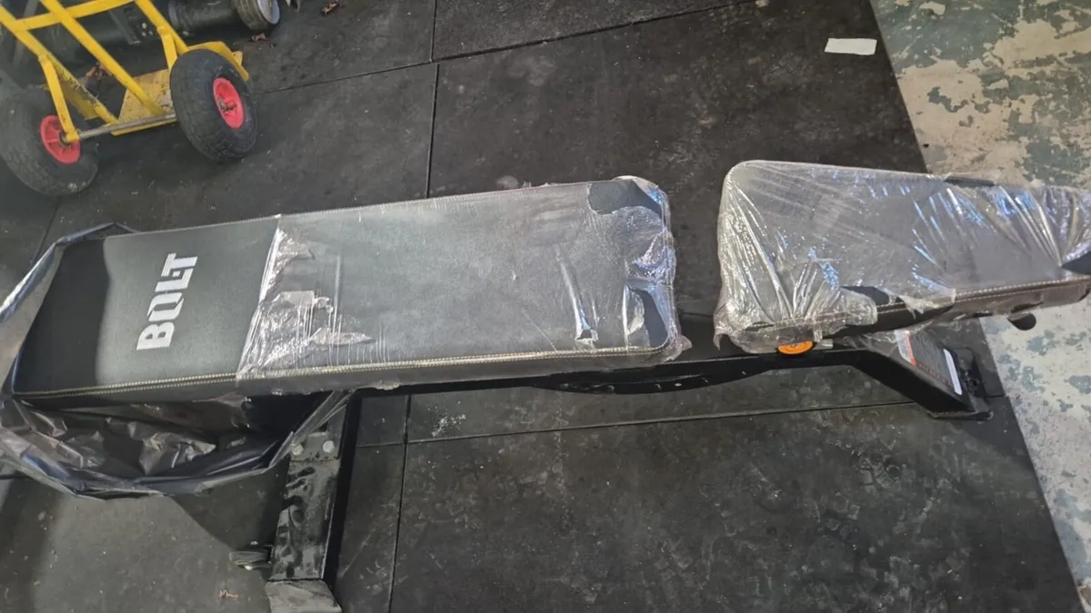 🎁🎅bolt commercial bench🎁🎅 - Image 3