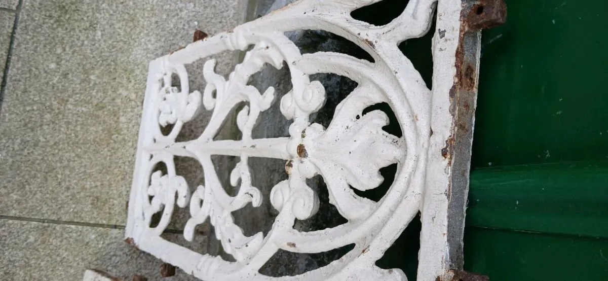 4x Antique Iron Panels - Image 3