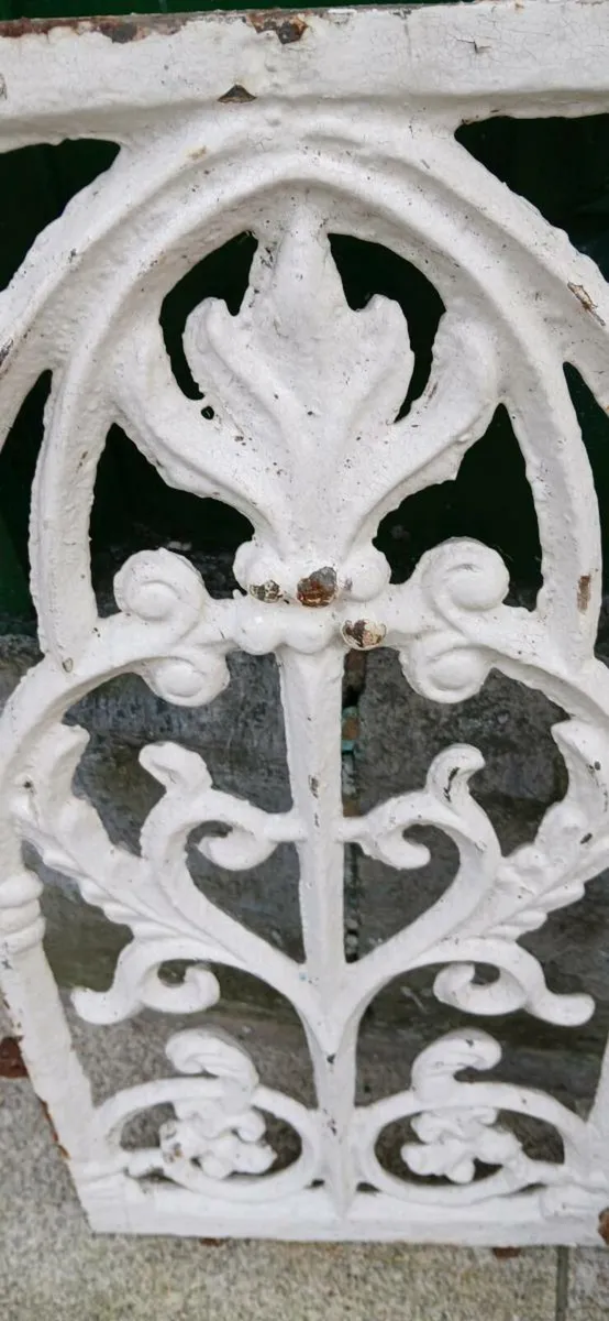 4x Antique Iron Panels - Image 4