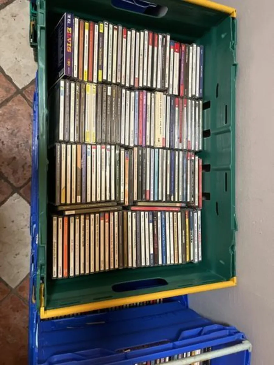 700  Cd. DVD and VHS collection - Image 1