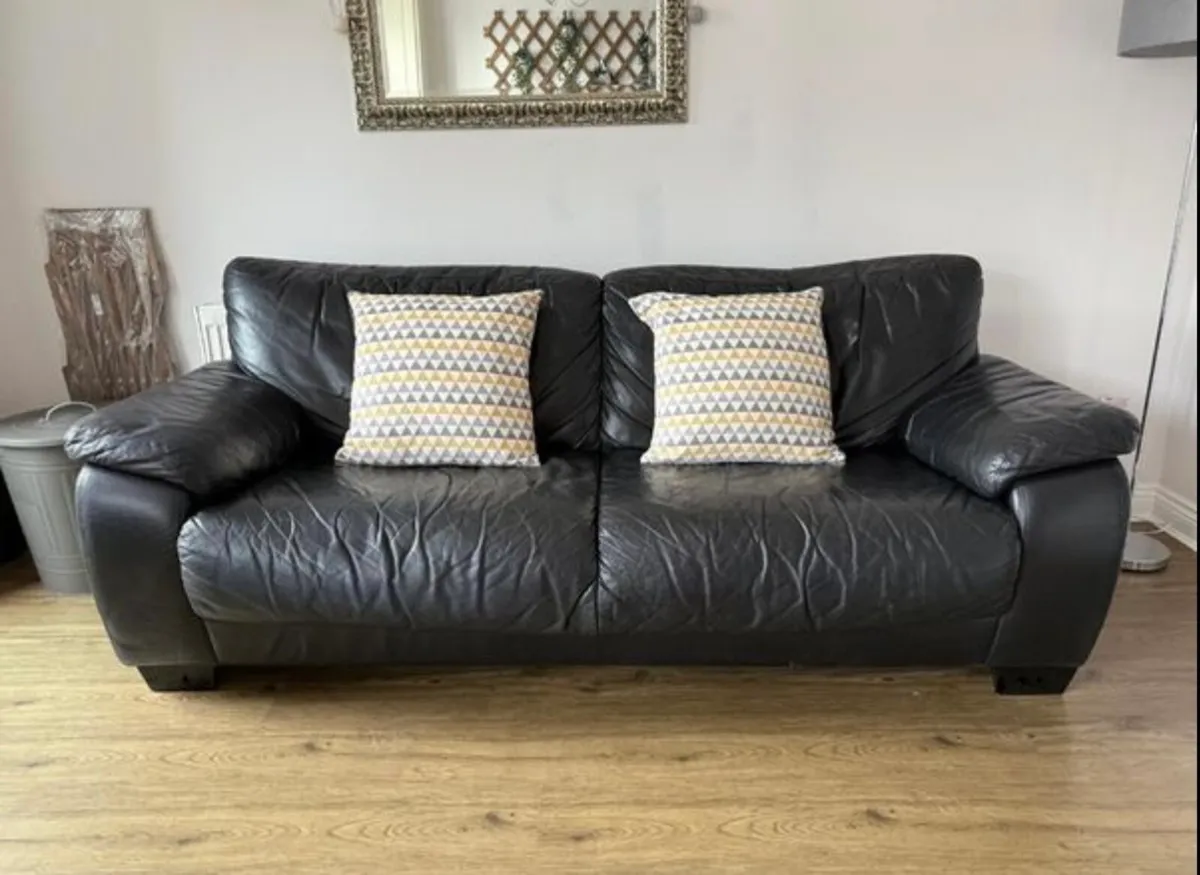 Black leather sofa, in very good condition - Image 1